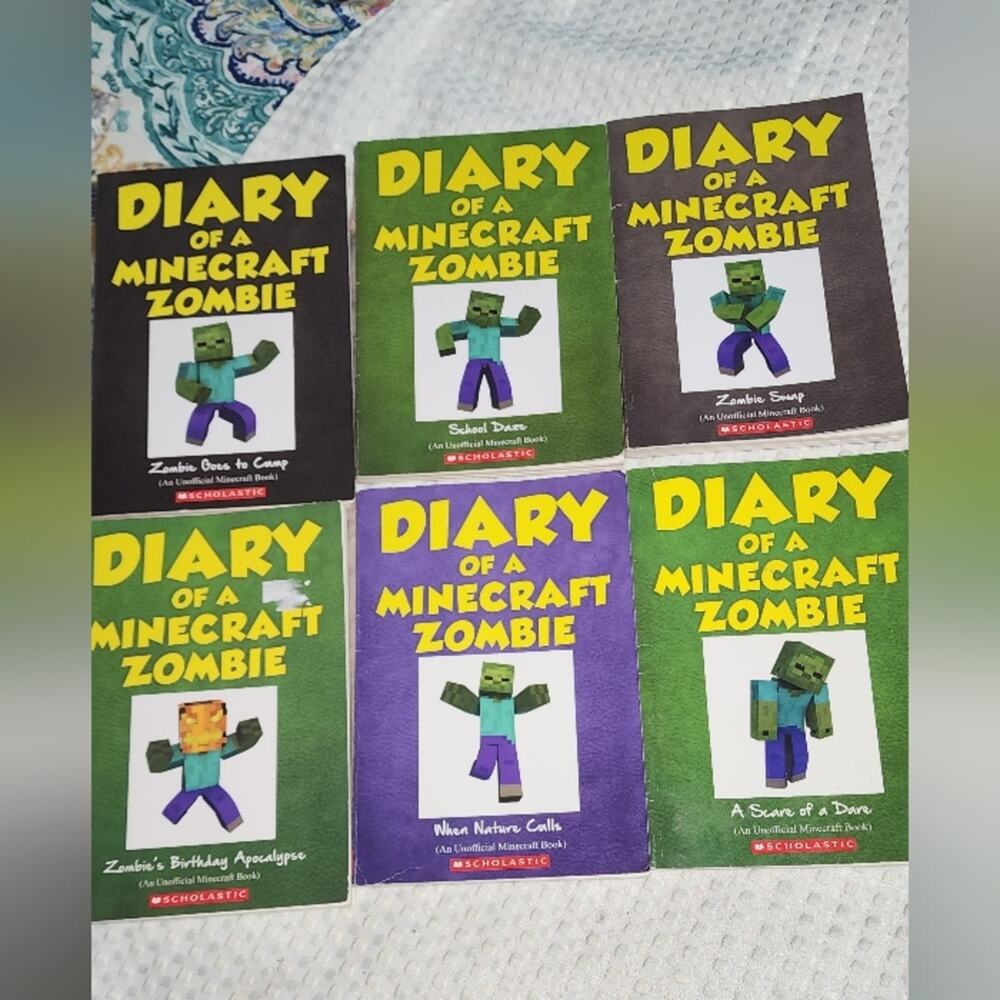 SCHOLASTIC EUC DIARY OF A MINECRAFT ZOMBIE 6 BOOK SET